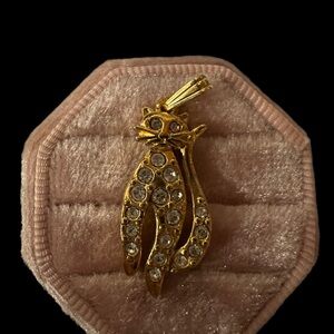 Charming Vintage Avon Gold Tone Crystal Rhinestone Cat Pendant